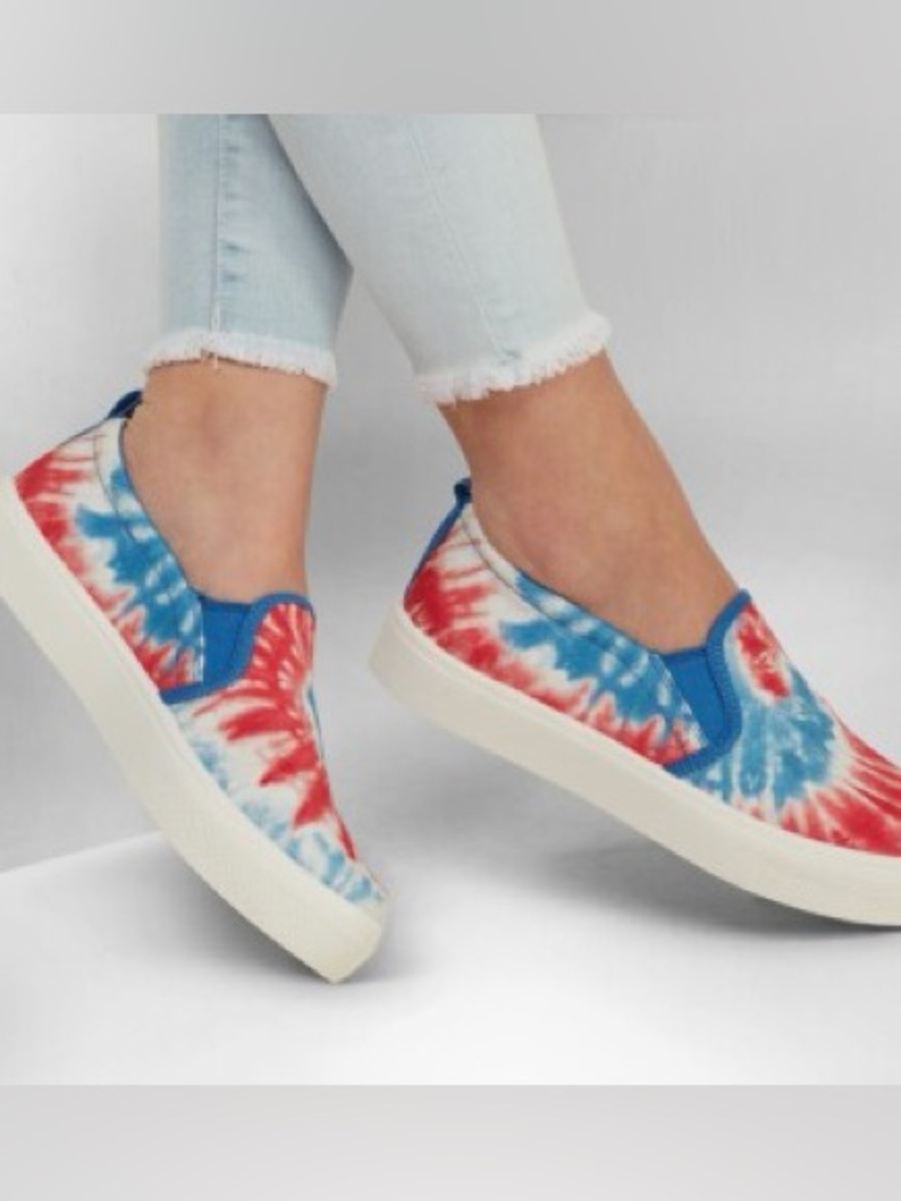Skechers Poppy Hippie Shoes Red White Blue Tie Dye Slip On Sneakers, size 8